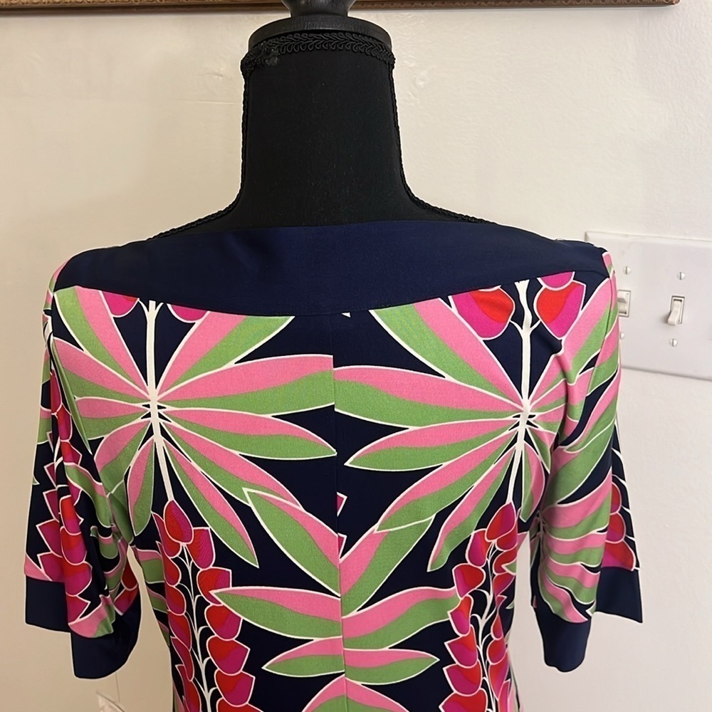 NWT Peter Nygard Designer 100% Silk Dress, Sz. Medium. - Picture 4 of 12